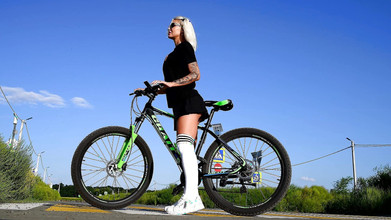 evil-bunny: Jag blev så upphetsad under en cykeltur att jag sugade...