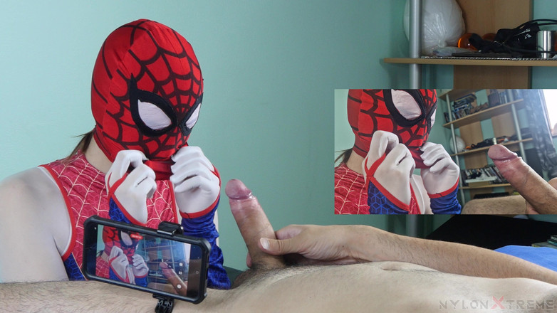 Nylon Xtreme: Олена Кларк павук робить мінет