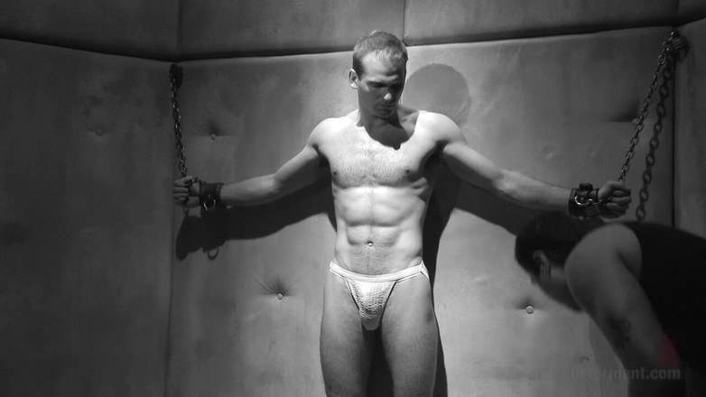 30 Minutes of Torment: Semental heterosexual John Smith es golpeado, azotado y hecho para...