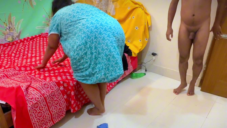 Your Boy's Cum: Bhabhi desi India dikongkek kasar oleh jiran debar apabila suami...