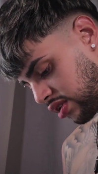 Obciąganie twarzy gorące wytatuowane stud tuszem Mike Za pomocą Magic C Sweet Twink Usta i zakrywanie twarzy w grubej spermie