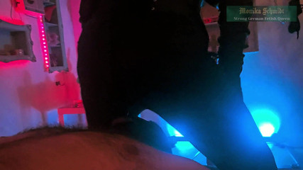 Strict Senz: Monika Schmidt Femdom Duduk Muka Sm, Penyembahan Pantat Lain- Penghinaan...