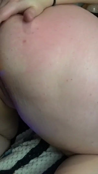 Je me perds la tête avec cette baise ! Ne me baise jamais la chatte aussi vite que ça !!
