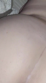 PAWG zgięła ten tyłek, aby poddać się temu BBC doggystyle i creampie