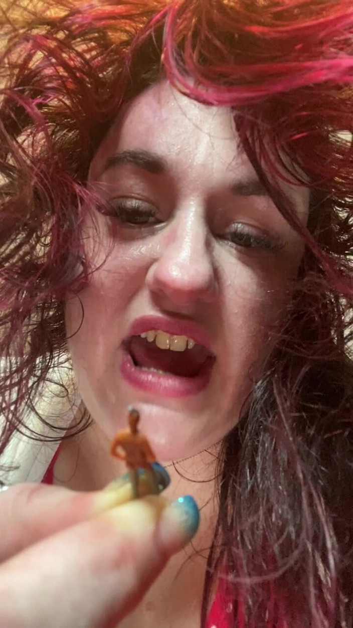 BellaBlast: Obryně Tiny Man ovocné občerstvení