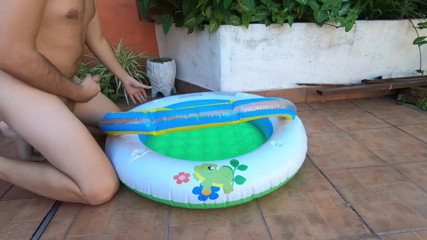 Inflatable Lovers: Piscine gonflable