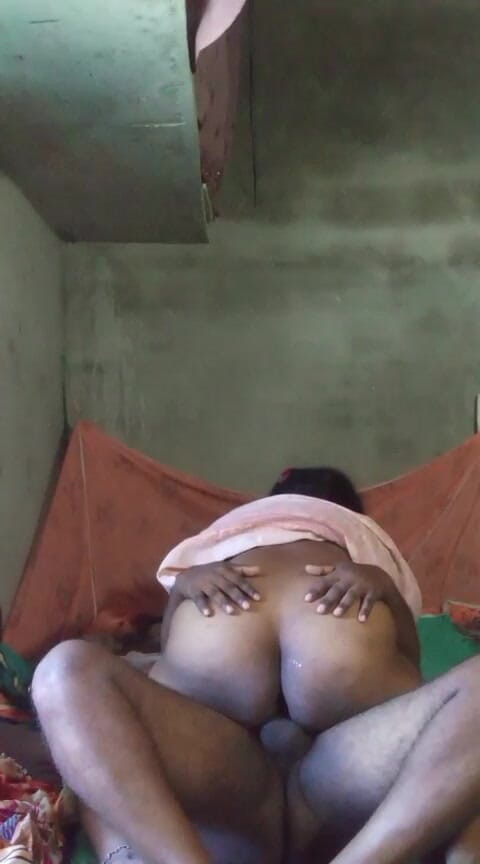 Auntixxx69: Il mio primo video, mio fratello pelato mi ha scopato...