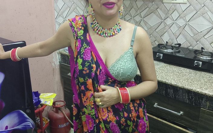 Saara Bhabhi: Indiancă bhabhi desi infidelă cu soțul și futai de la cumnat...