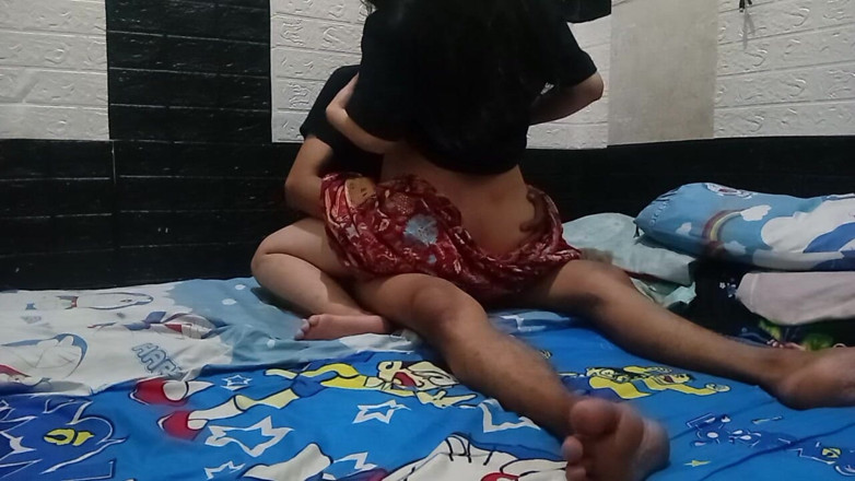Famly sex: Un estudiante que se sienta en el aula