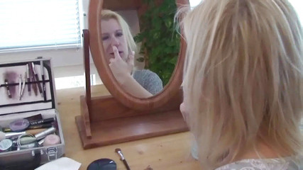 Femdom Austria: Make-up a čištění obličeje