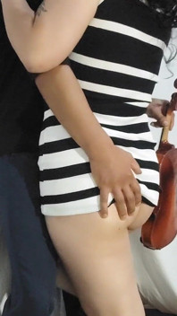 Meu professor de violino é um pouco tímido, eu quero chupar!!