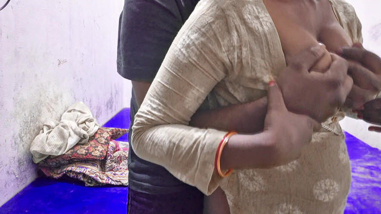 DesiBurChudai: 소년과 섹스하는 인도 마을 인도 주부