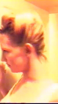 Une belle MILF enceinte veut se faire baiser et éjaculer par une bite noire monstrueuse