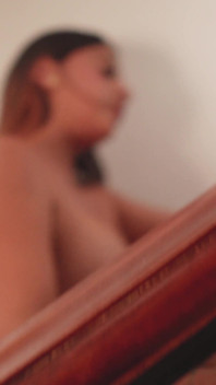 Questa Bionda Prosperosa Mi Assume per Aiutarla Con La Casa, Ma Alla Fine La Scopo