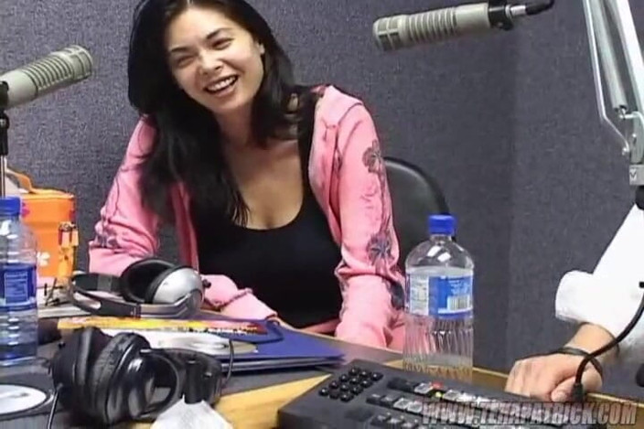 테라 패트릭: 테라 패트릭을 특징으로 호놀룰루의 라디오 인터뷰