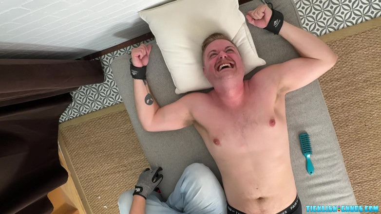 Ticklish Chubs: Різдвяна війна: Зоряний шлях проти Зоряних воєн, частина 1