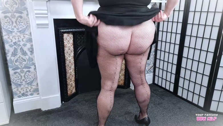 BBW_Wife: Figa pelosa in collant a rete
