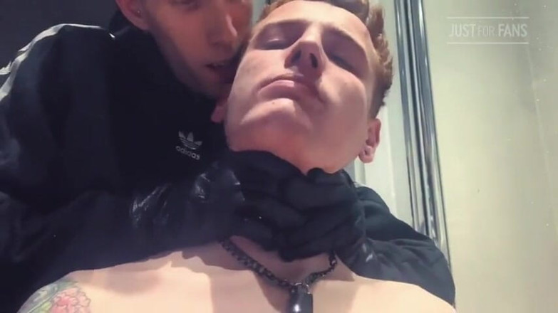 Claude Nikotine: Twink and Master - Toilet piss humiliation