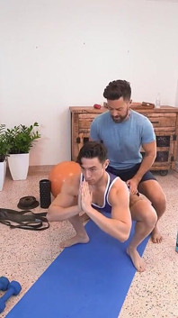 Du kannst nicht mit einem harten schwanz trainieren, lass deinen heißen trainer es lutschen, dr