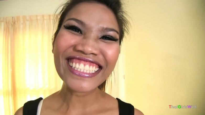 Thai Girls Wild: Horny Thai bar slut loves fucking and receives a cumshot