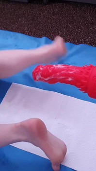 Orta yaşlı seksi kadın essex kız lisa için anal dildo sikişi ve fışkırtarak orgazm