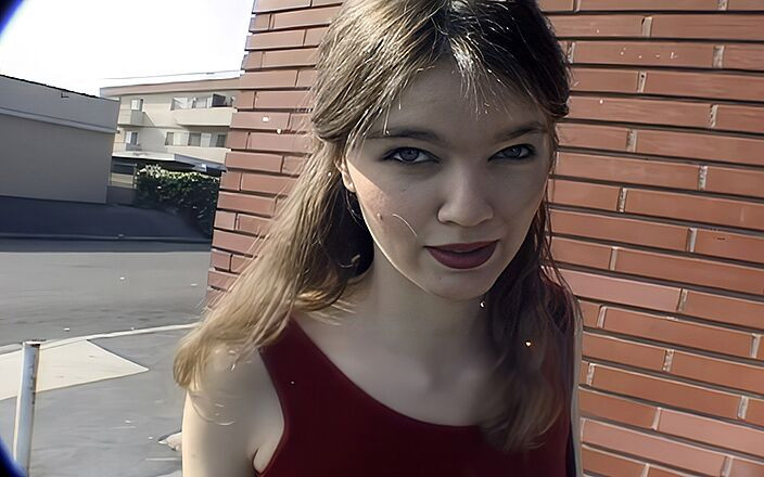 Horny Hairy Girls: Настоящие 90-е, анальная волосатая киска Olivia в любительском видео