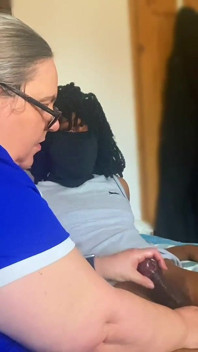 En iyi nine büyük zenci yarağı döl damlayan büyük döl için yağlı masajdan kaçıyor