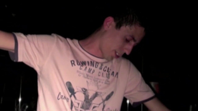 Sneaker gay: Sneakers humiliation in the backroom