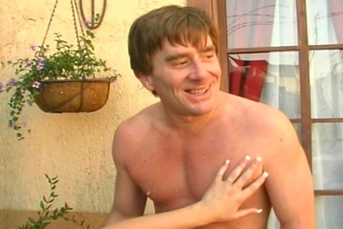 THAGSON RETRO: Pepek awek blonde dikongkek dan dijolok hingga orgasme bergoyang