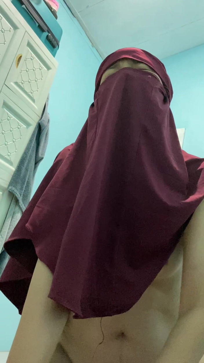 Bella Ivanka: Verführt ein mädchen in einem hijab, will endlich gefickt werden