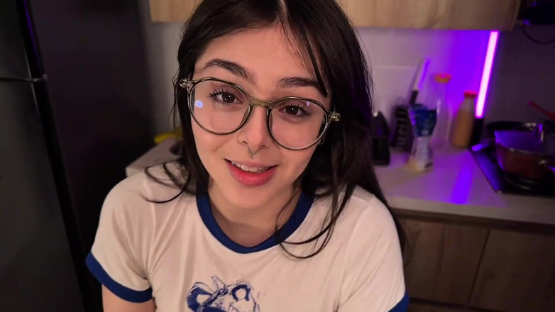 DaliaMorgan: Tradendo la mia ragazza con la mia sorellastra