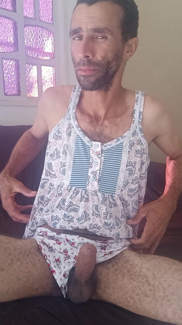 osmar1221: Masturbándose en la sala de estar hasta que me corro