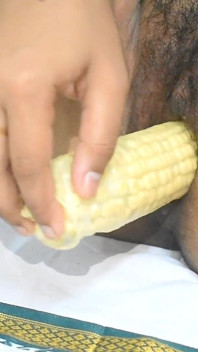 Creamy Cone jauh ke dalam pepek saya - permainan sisipan makanan yang sengit