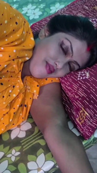 A Village Bhabhi Fucked by a college Student in Her Bed Room with Bengali Audio
