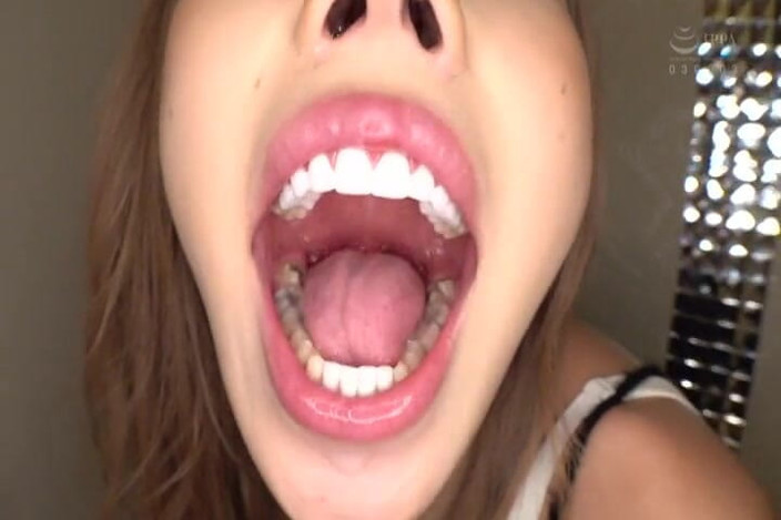 CherryBONBON: Um documentário de obsessão por mamilos com uma acompanhante despreocupada - 2