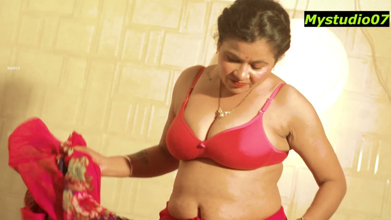 Indian Sex Movies: Beautiful Bhojpuri Bhabhi Amazing Romantic Sex with Handsome Boy