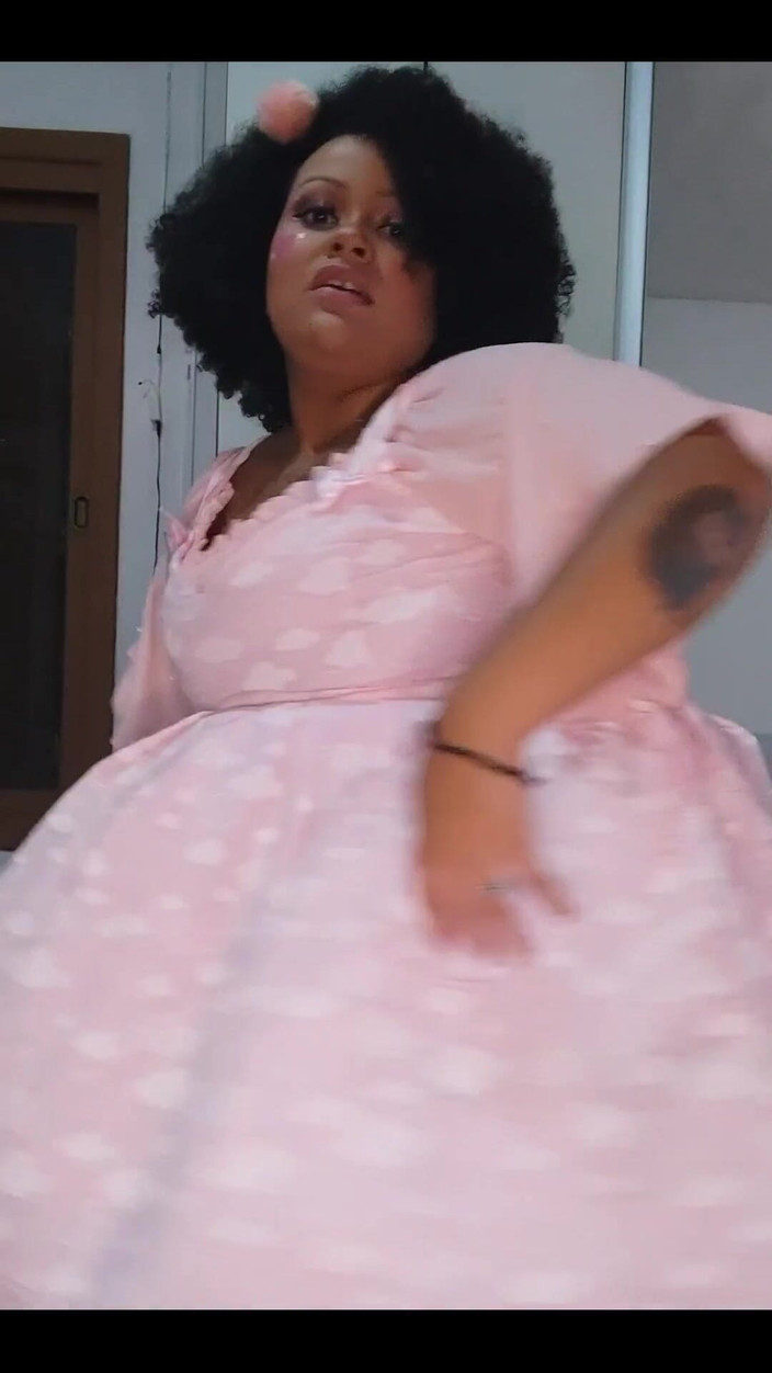 Cutiepiie Chubby: Heheh habillée toute mignonne mais toujours coquine