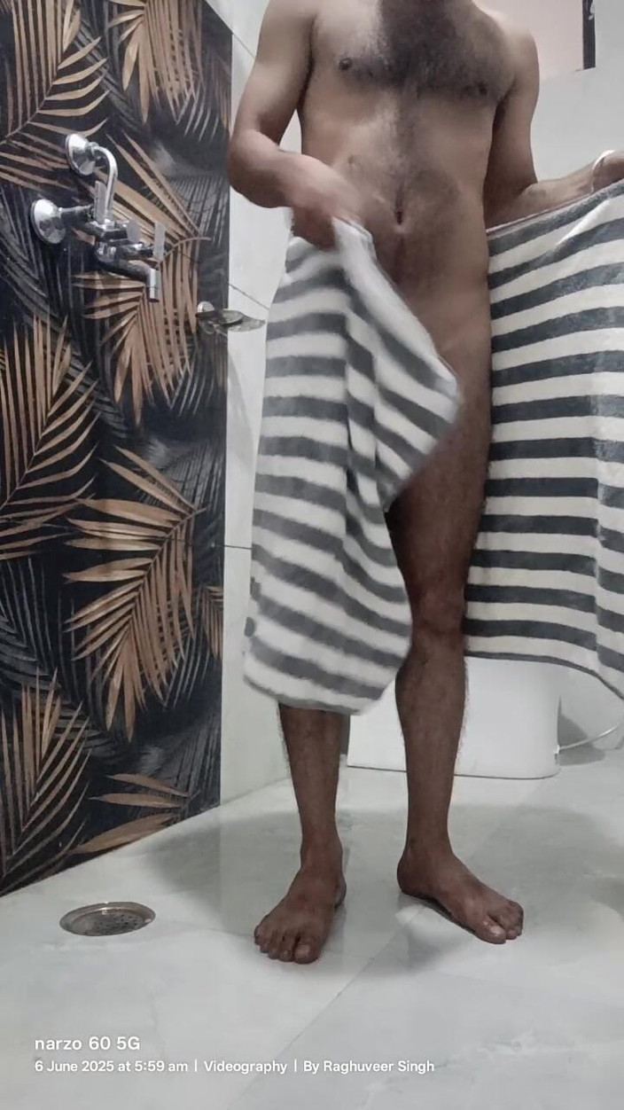 Rajasthani-old-lover: 洗面所でのマスターベーションショー