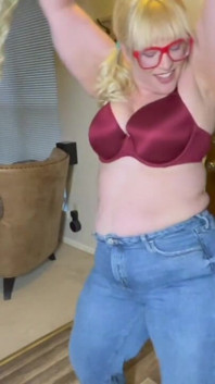 BBW Dancing Queen Shows off Her Jiggly Fat Body