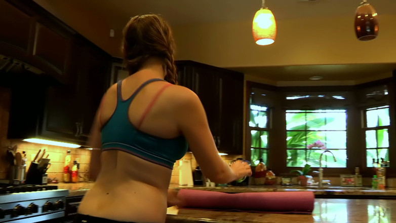 Lesbian Love Movies: Jilat becek cewek hot rambut merah ini dientot habis-habisan di...