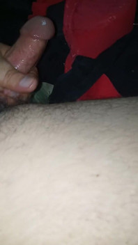 Mi marido se corre en mi brazzer y mis gifs