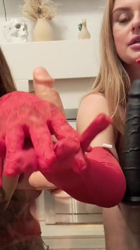 Sega Con Un Guanto JOI Con Bonnie Rose E La Tua Troia Preferita