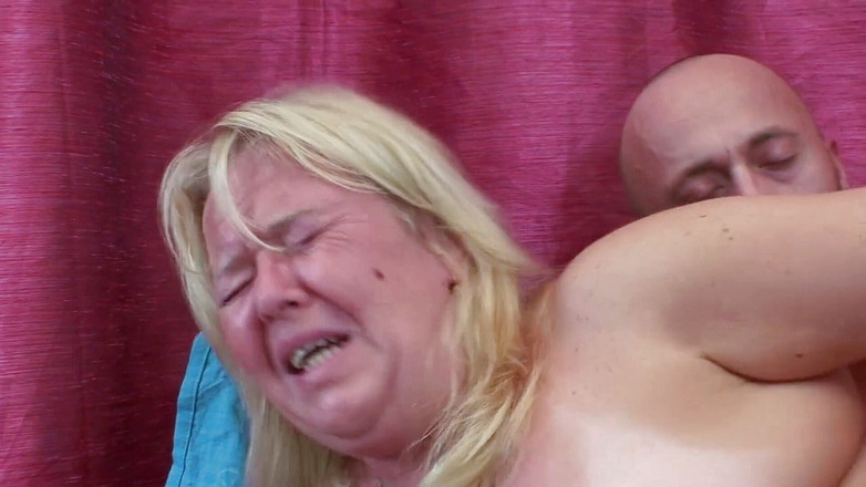 Mature Climax - 100% Mature Videos: 金发大婊子被狠操