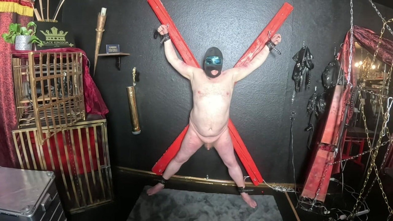 Queen_of_BDSM: Wie Belastbar Sind Deine Brustwarzen Sklave?