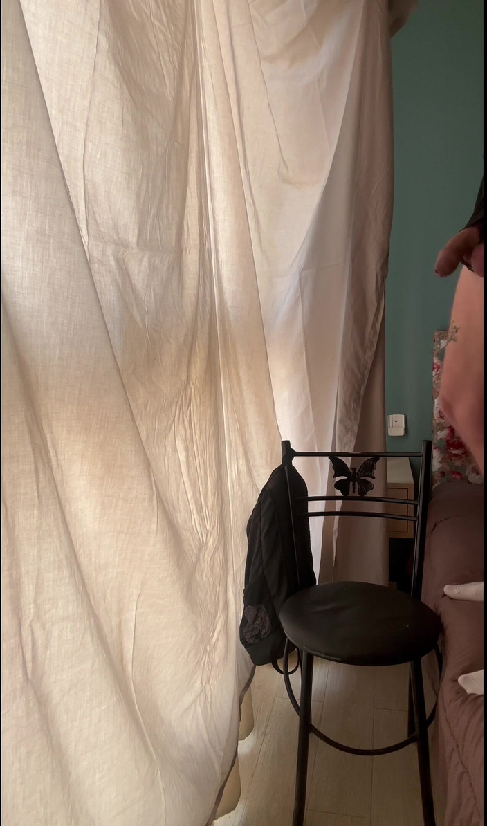 Bzik23: Dick gled ur sina sportshorts i nylon.