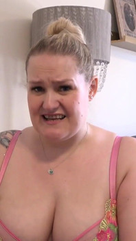 Tatiejudys - Strip-poker Après Le Dîner Avec Ta Femme BBW À Forte Poitrine, Becky