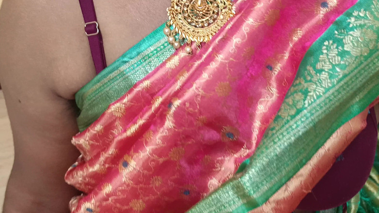 Laxi ammu: Saree nosí manželku v domácnosti