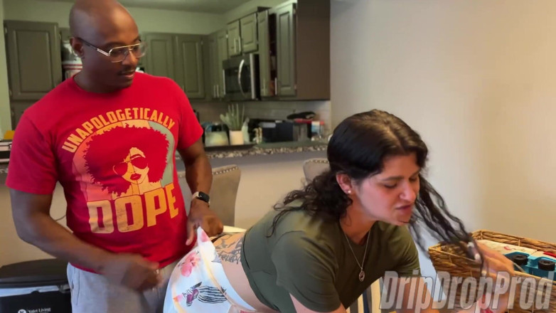 PsiloSiren: Frustrated MILF Gets What She Needs