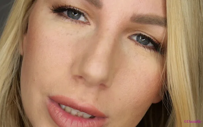 Danielle Maye: Beautiful Lips Custom
