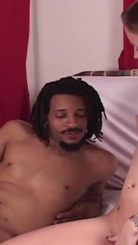 Hailey Young recebe sua buceta comida por seus terapeutas e ela hardcore fode seu bbc